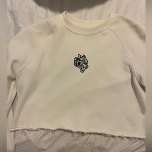 NEW cream darcsport long-sleeve crop